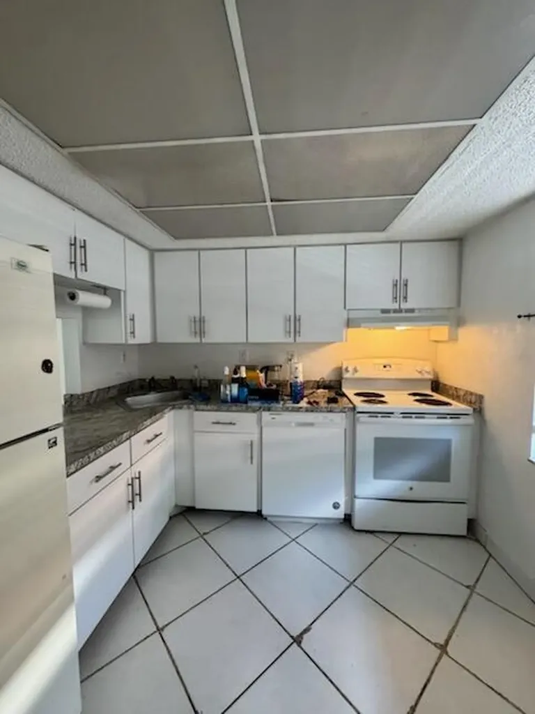 9374 SW 3rd Street Boca Raton FL 33428