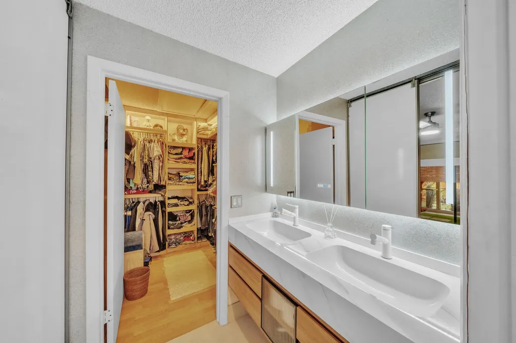 6062 Bania Wood Circle Atlantis FL 33462
