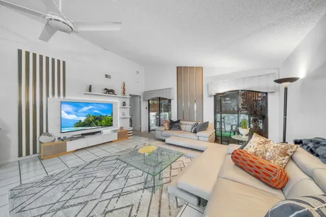 6062 Bania Wood Circle Atlantis FL 33462