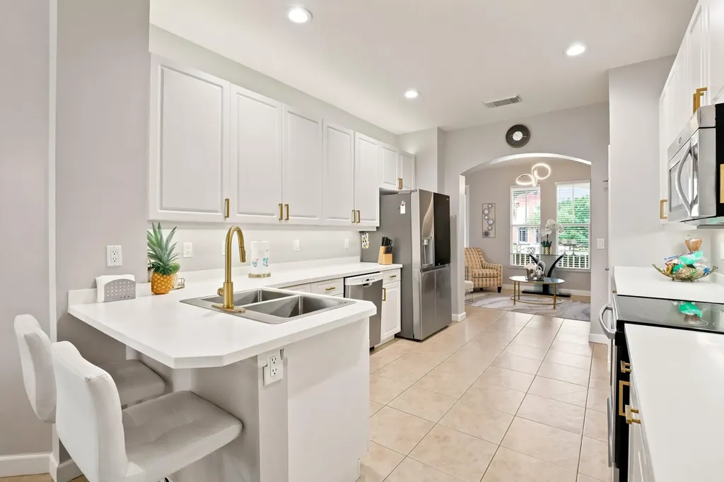 10487 SW West Park Avenue Port St Lucie FL 34987