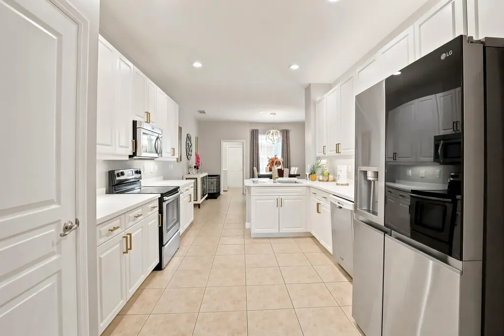 10487 SW West Park Avenue Port St Lucie FL 34987