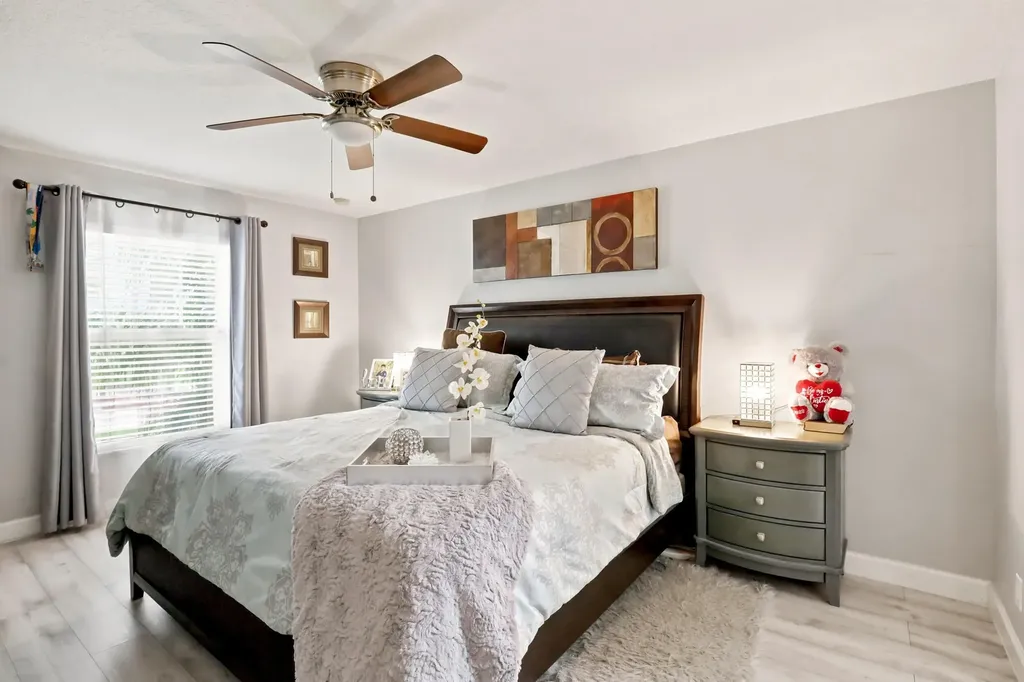 10487 SW West Park Avenue Port St Lucie FL 34987