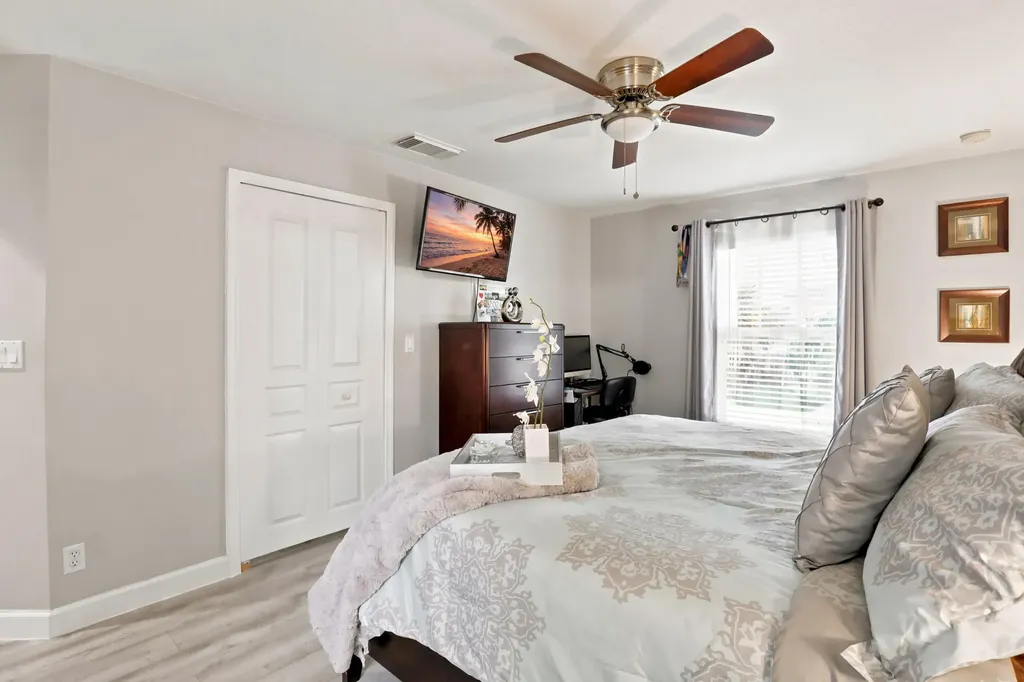 10487 SW West Park Avenue Port St Lucie FL 34987