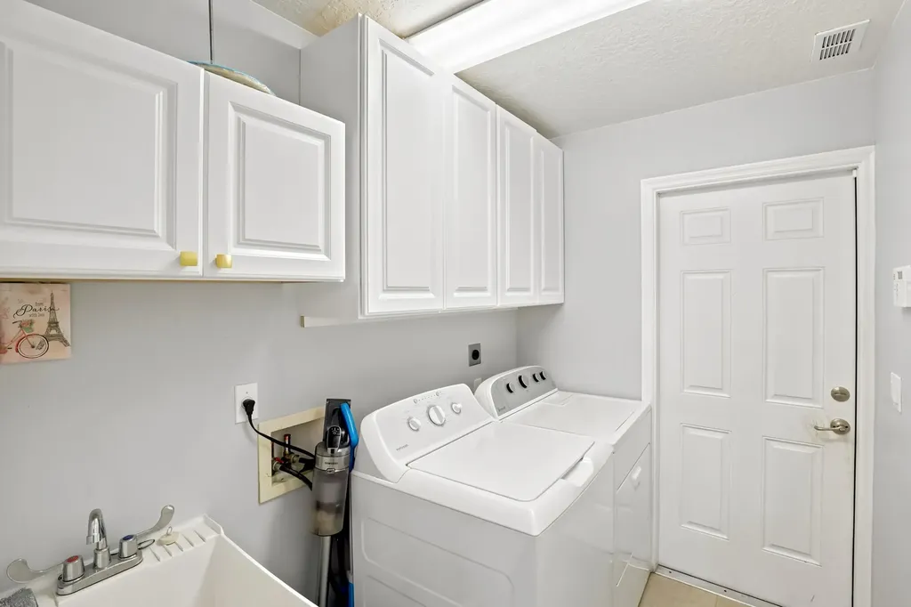 10487 SW West Park Avenue Port St Lucie FL 34987