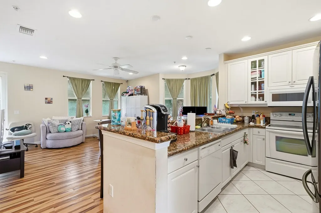 3902 White Peacock Lane Coconut Creek FL 33073