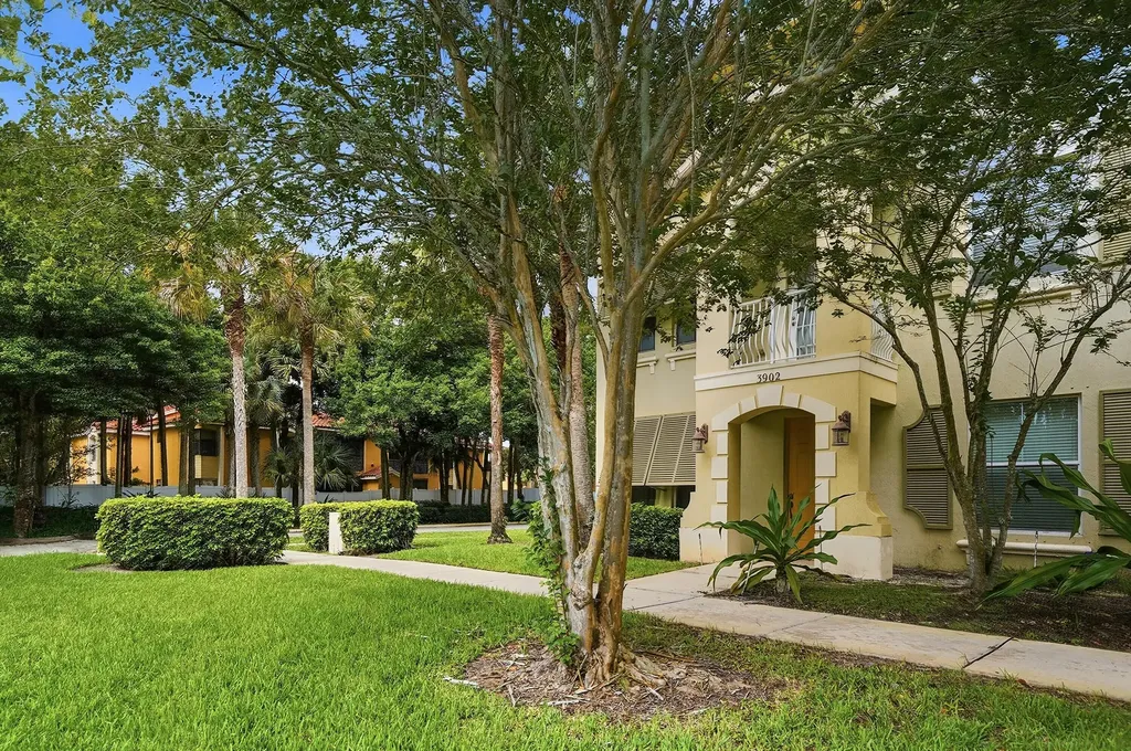 3902 White Peacock Lane Coconut Creek FL 33073