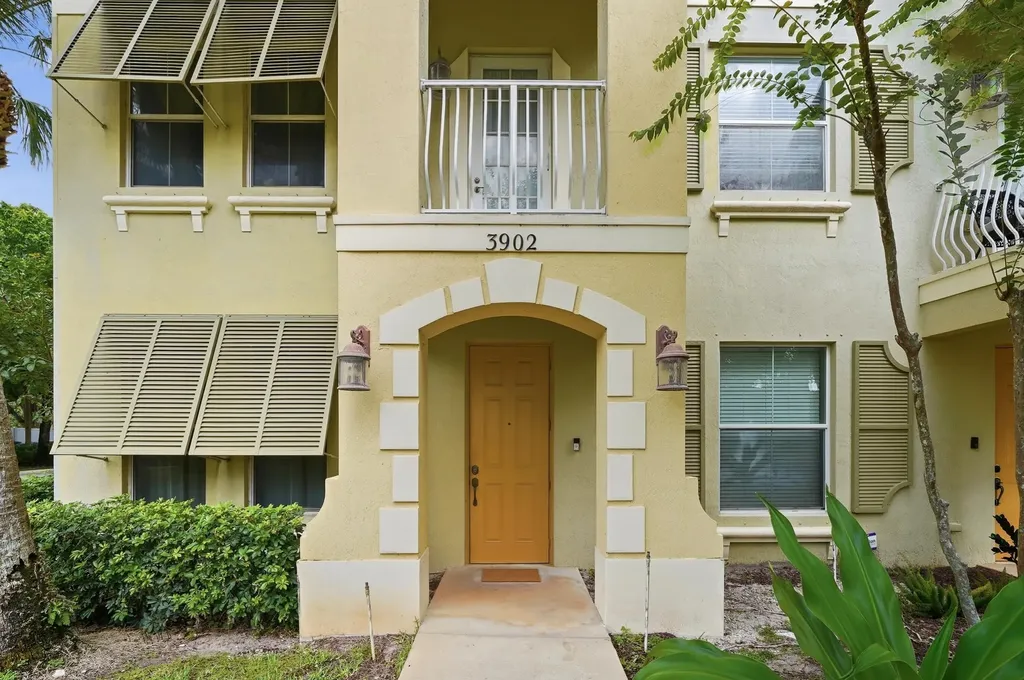 3902 White Peacock Lane Coconut Creek FL 33073