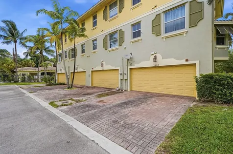 3902 White Peacock Lane Coconut Creek FL 33073
