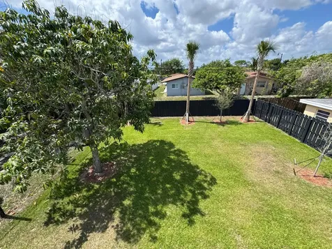 400 NE 30th Street Pompano Beach FL 33064