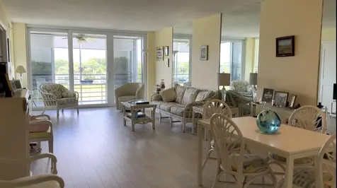 802 Cypress Grove Lane Pompano Beach FL 33069