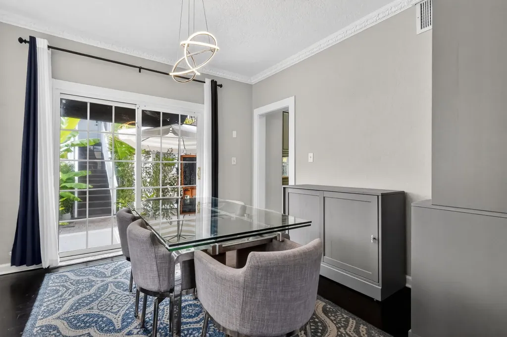 412 El Prado West Palm Beach FL 33405