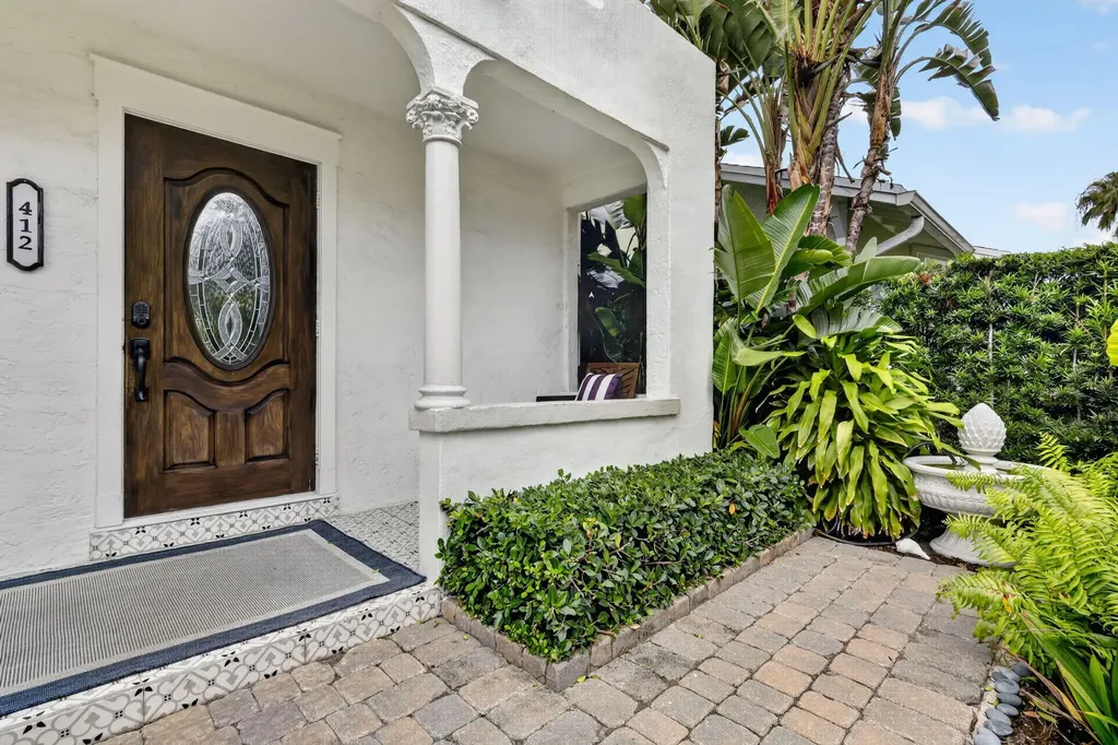 412 El Prado West Palm Beach FL 33405