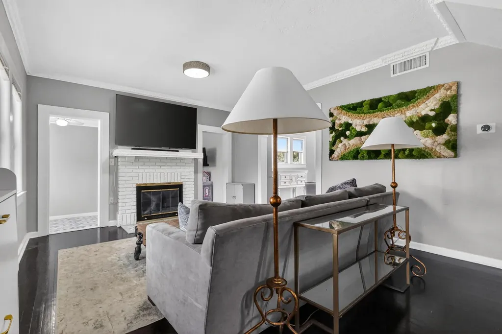 412 El Prado West Palm Beach FL 33405