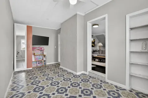 412 El Prado West Palm Beach FL 33405