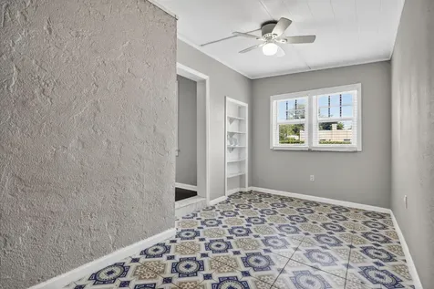 412 El Prado West Palm Beach FL 33405