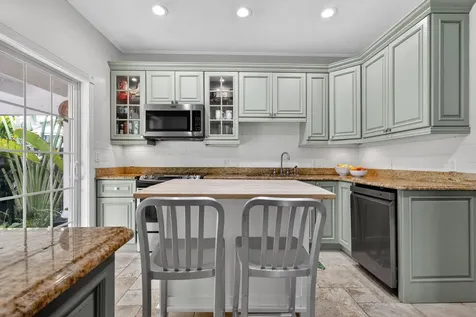 412 El Prado West Palm Beach FL 33405
