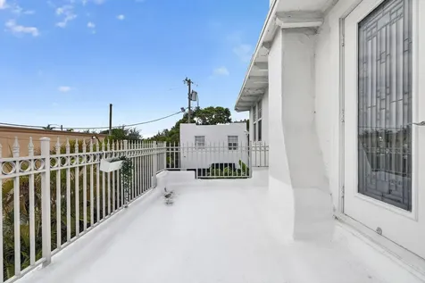 412 El Prado West Palm Beach FL 33405
