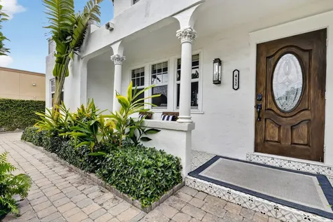 412 El Prado West Palm Beach FL 33405