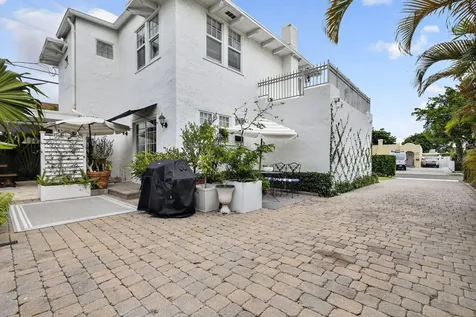 412 El Prado West Palm Beach FL 33405