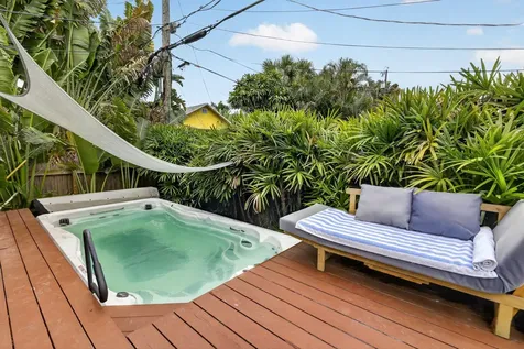 412 El Prado West Palm Beach FL 33405