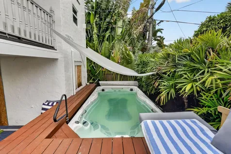 412 El Prado West Palm Beach FL 33405