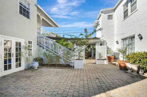 412 El Prado West Palm Beach FL 33405