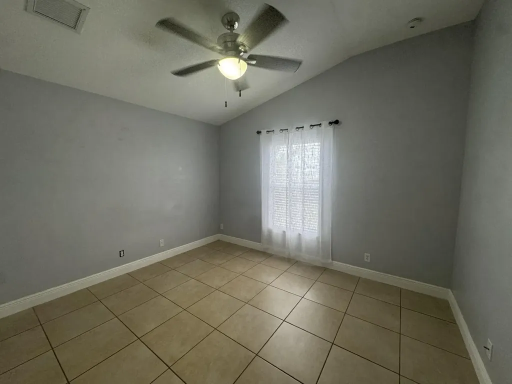 997 SW Hamberland Avenue Port St Lucie FL 34953