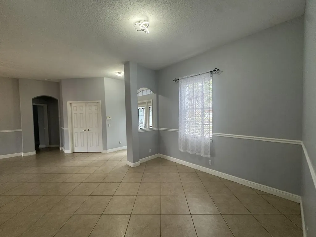 997 SW Hamberland Avenue Port St Lucie FL 34953