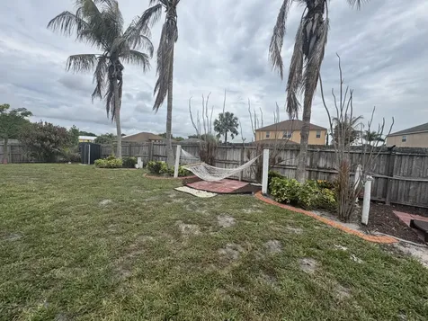 997 SW Hamberland Avenue Port St Lucie FL 34953