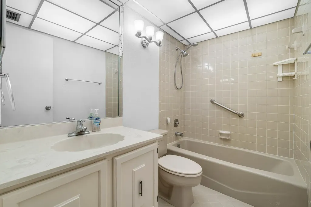 1779 NE 39th Court Pompano Beach FL 33064