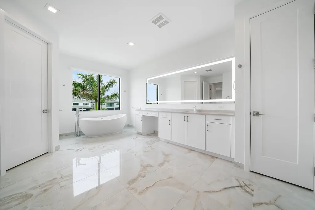8561 Crystal Downs Avenue Boca Raton FL 33434