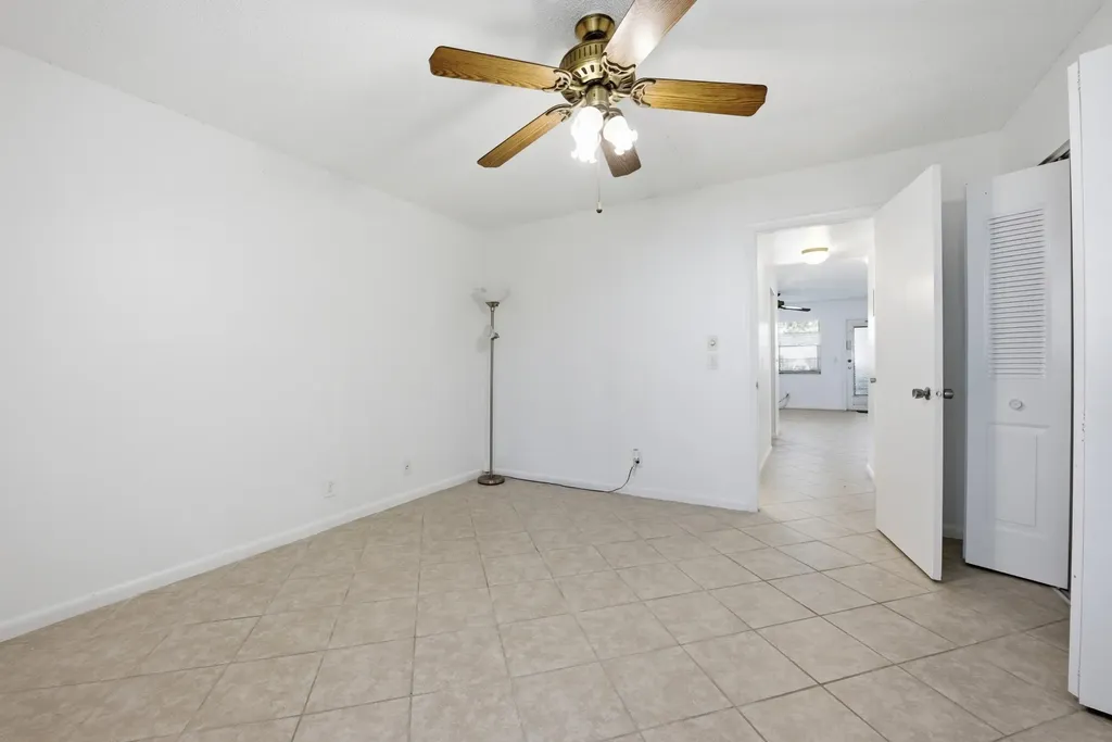 98 E Cambridge E West Palm Beach FL 33417