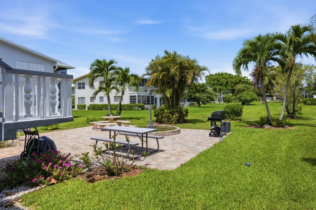 98 E Cambridge E West Palm Beach FL 33417