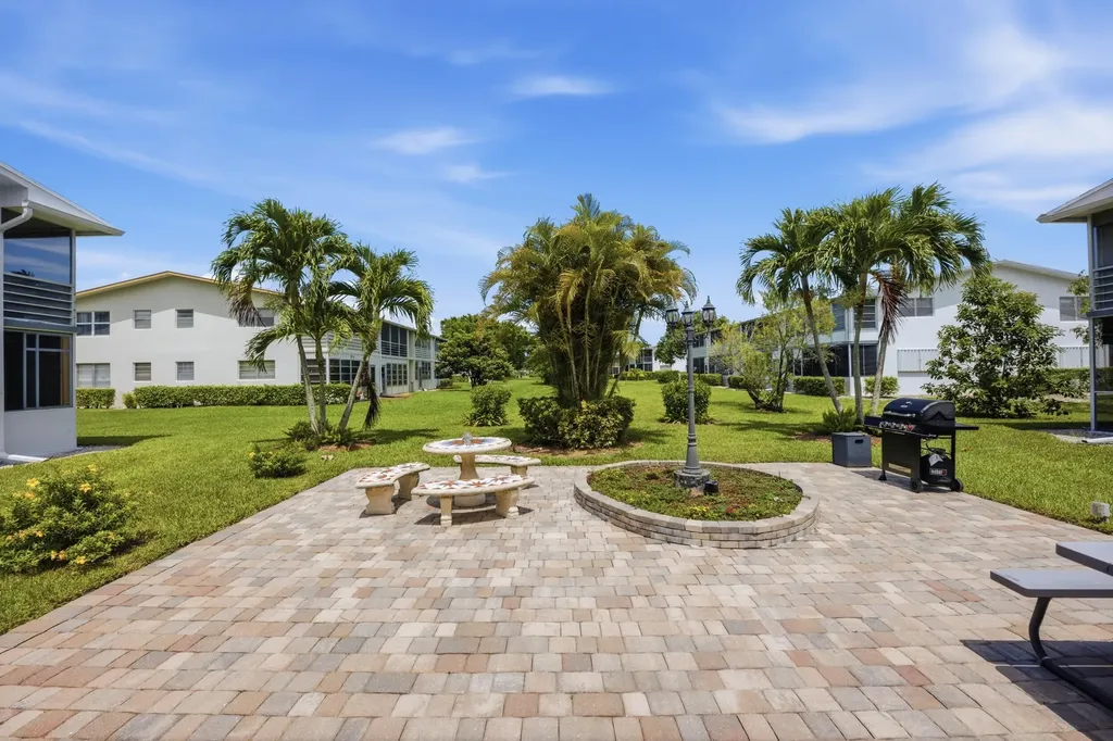 98 E Cambridge E West Palm Beach FL 33417