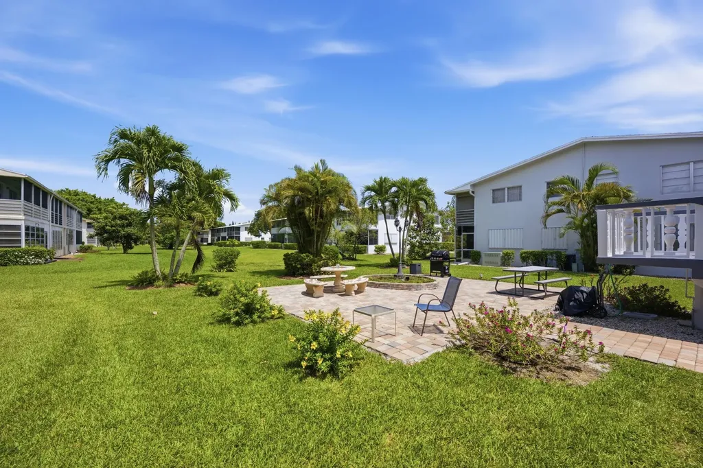 98 E Cambridge E West Palm Beach FL 33417