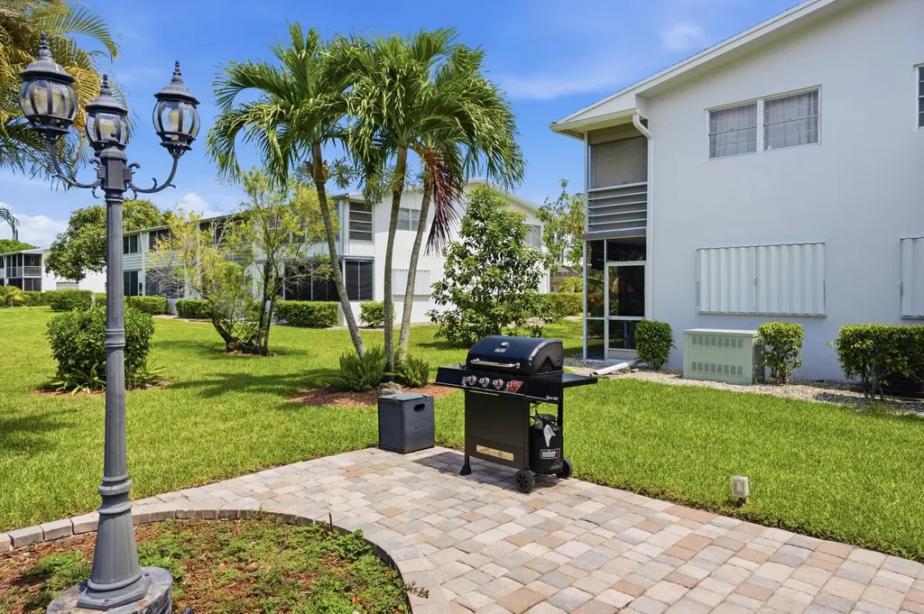98 E Cambridge E West Palm Beach FL 33417