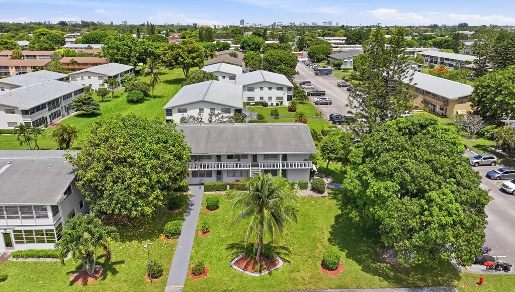 98 E Cambridge E West Palm Beach FL 33417