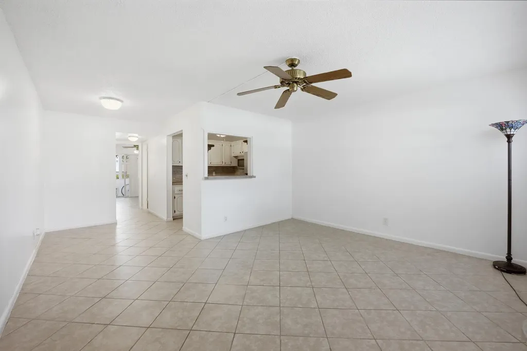 98 E Cambridge E West Palm Beach FL 33417