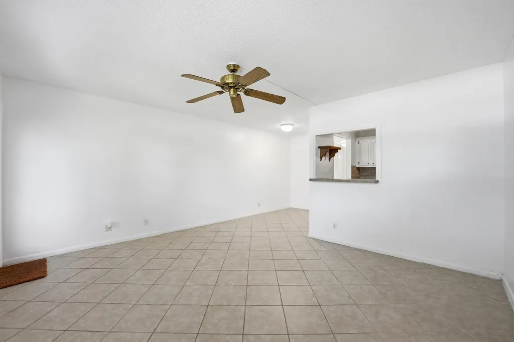 98 E Cambridge E West Palm Beach FL 33417