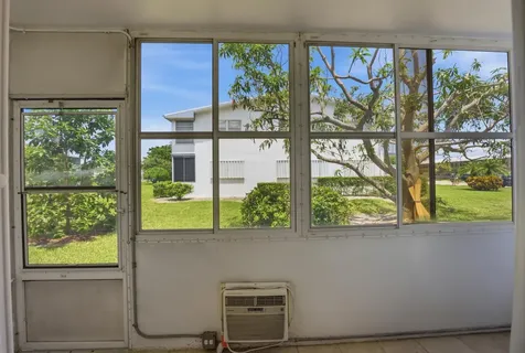 98 E Cambridge E West Palm Beach FL 33417
