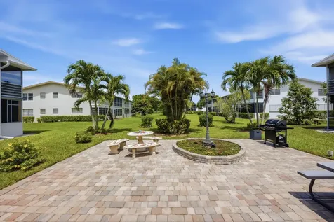 98 E Cambridge E West Palm Beach FL 33417