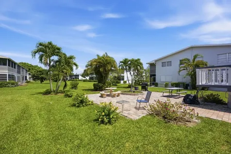 98 E Cambridge E West Palm Beach FL 33417