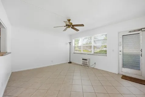 98 E Cambridge E West Palm Beach FL 33417