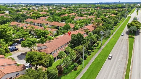 6738 Via Regina Boca Raton FL 33433