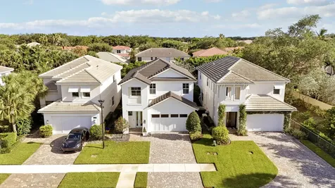 125 Bonnette Hunt Club Lane Palm Beach Gardens FL 33418