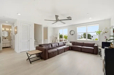 1210 NE 11th Avenue Fort Lauderdale FL 33304