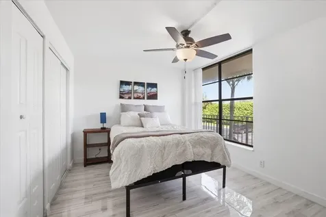 16 Royal Palm Way Boca Raton FL 33432