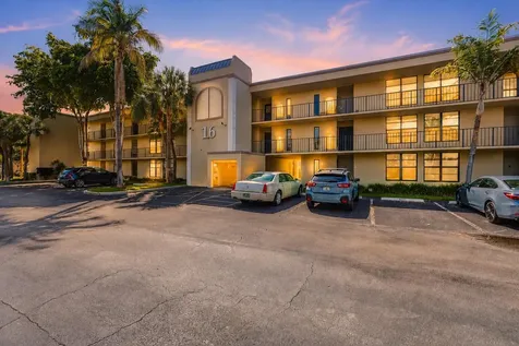 16 Royal Palm Way Boca Raton FL 33432