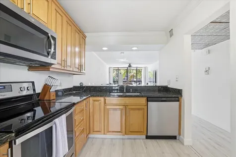 16 Royal Palm Way Boca Raton FL 33432