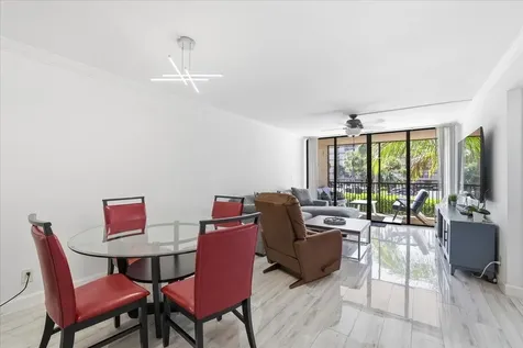 16 Royal Palm Way Boca Raton FL 33432